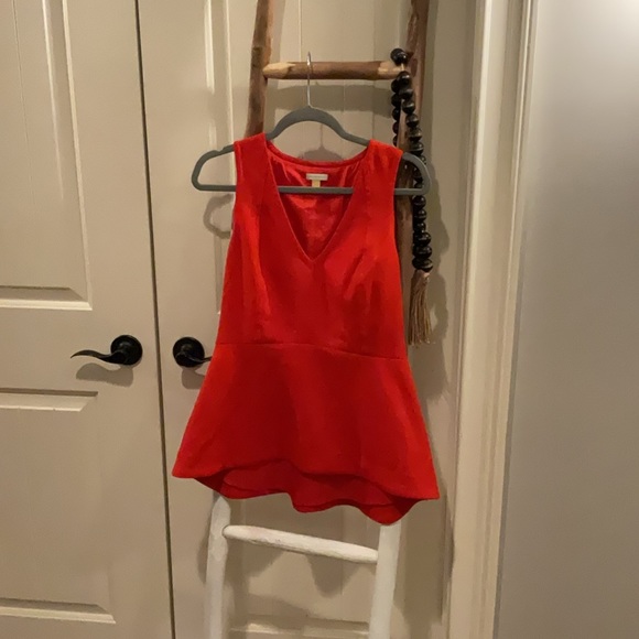 Anthropologie Leifsdottir red v neck peplum top. Size 4 - Picture 2 of 6